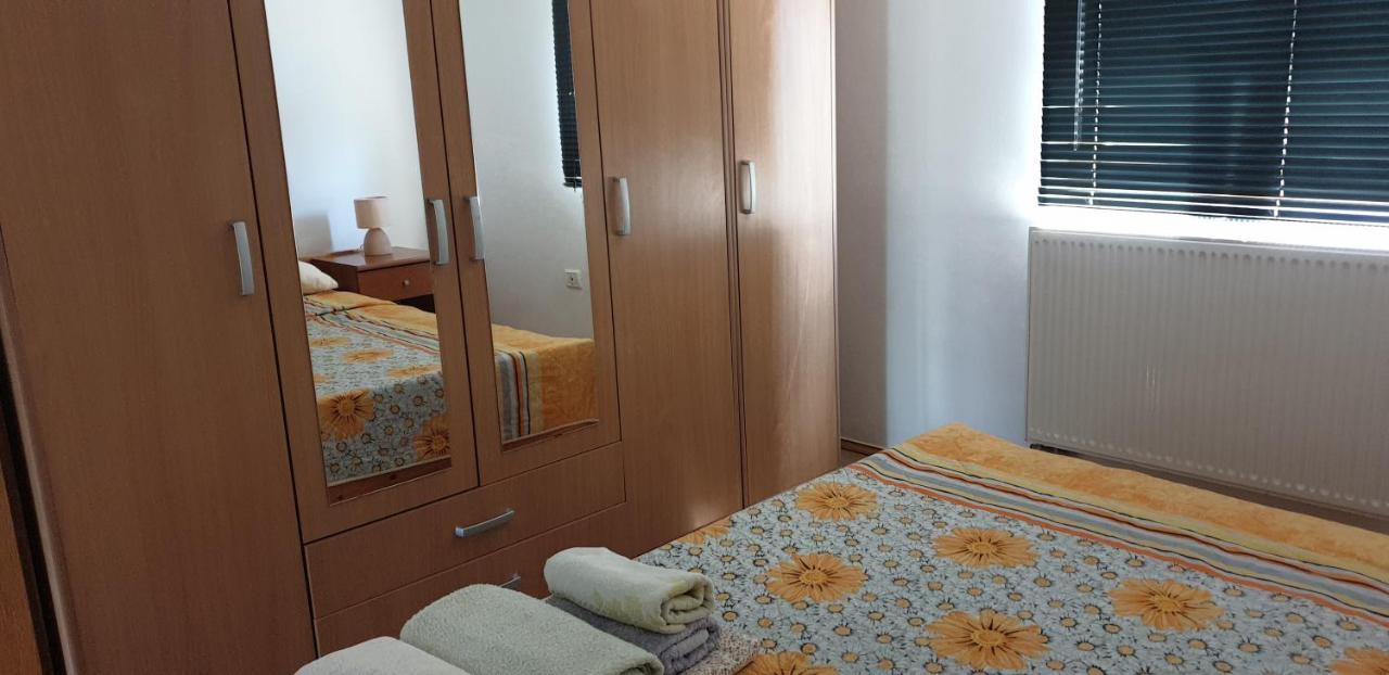 Apartments Nena 3* Ližnjan Eksteriør billede